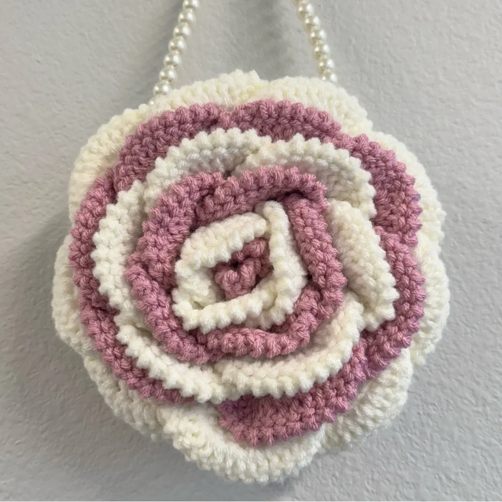 Elegant Floral Crochet Clutch